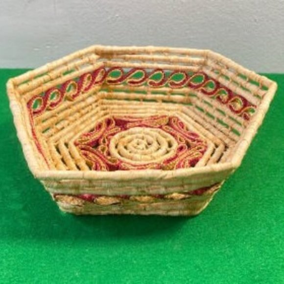 Vintage Woven Wicker Boho Rattan Basket, Natural Straw Basket, Bathroom Decor Fa - Picture 1 of 6